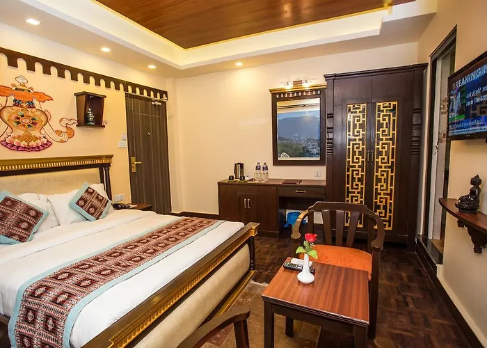 Encounter Nepal & Hotel Katmandu